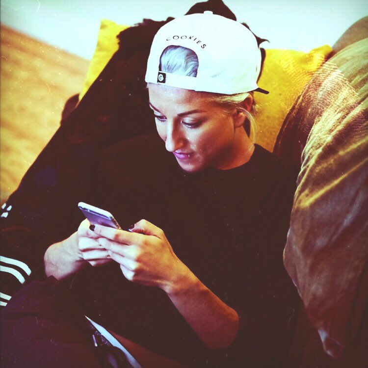 iamsambruno's tweet image. i love reading all your comments💛thank u so much for all the support &amp;amp; excitement for my EP release🌹#IAMSAMPT1 DROPS FRI 6/2 !!! #copthat