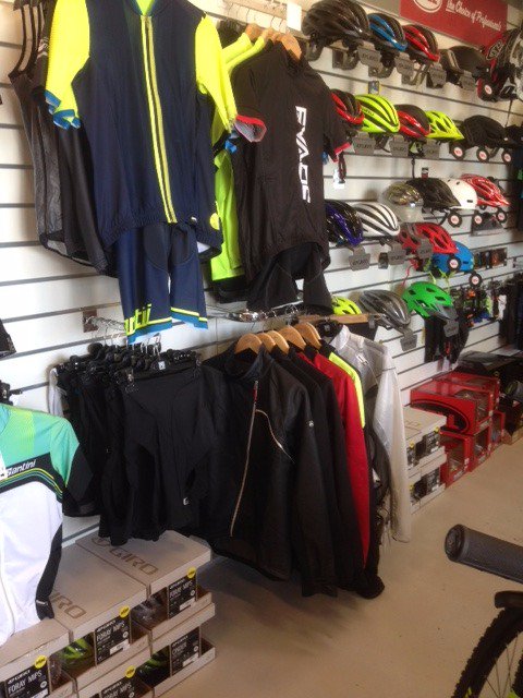 Evadesport's tweet image. Evade products can now be seen at 'Quench Cycles' based at the Gravesend Cyclo Park and Bedgebury Park.
#cycling #lifestyle #quenchcycling