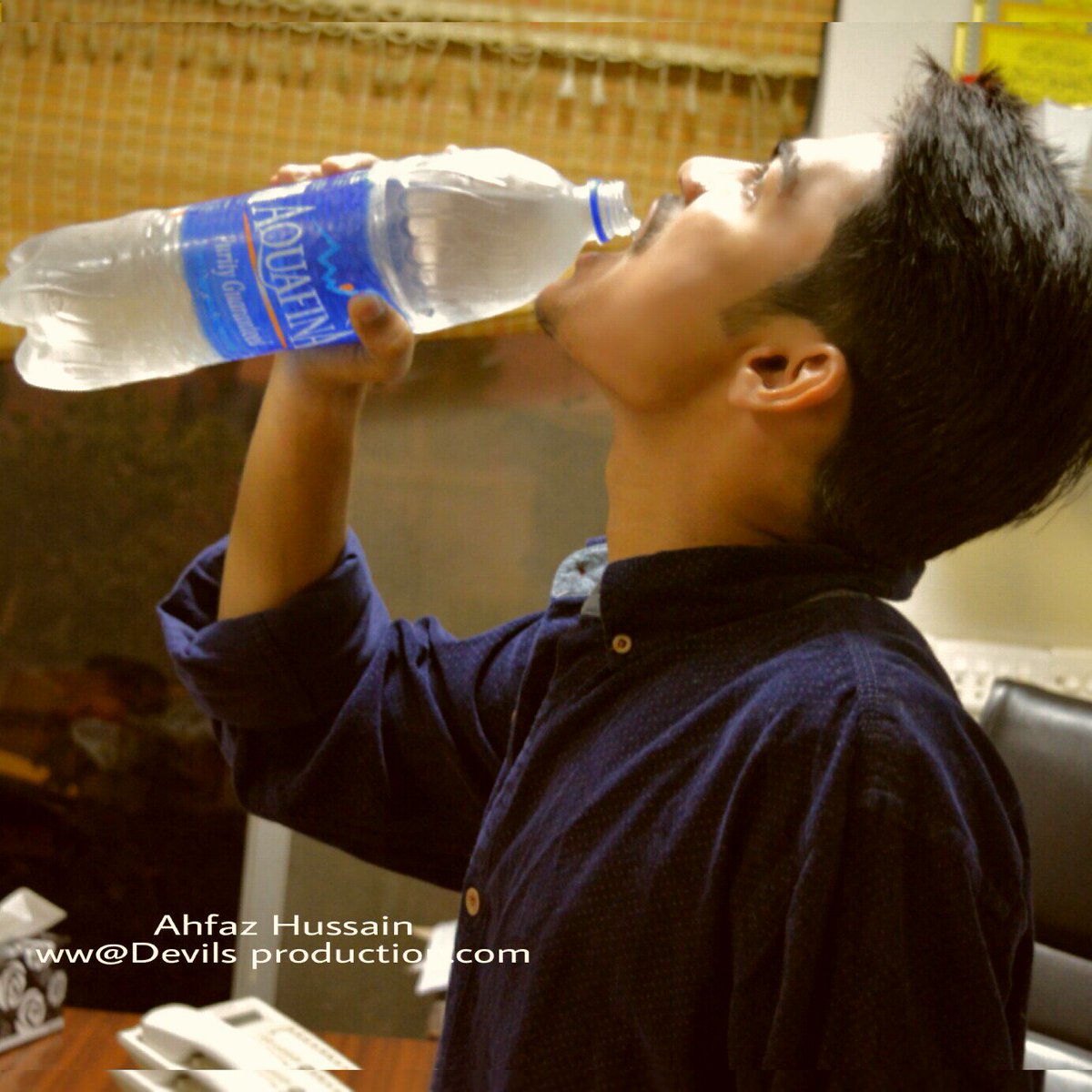 fp_Devils's tweet image. Thanda paani 1gilaas hi piya tha mene botlain pori 8 bharwai ammi ne mujh se