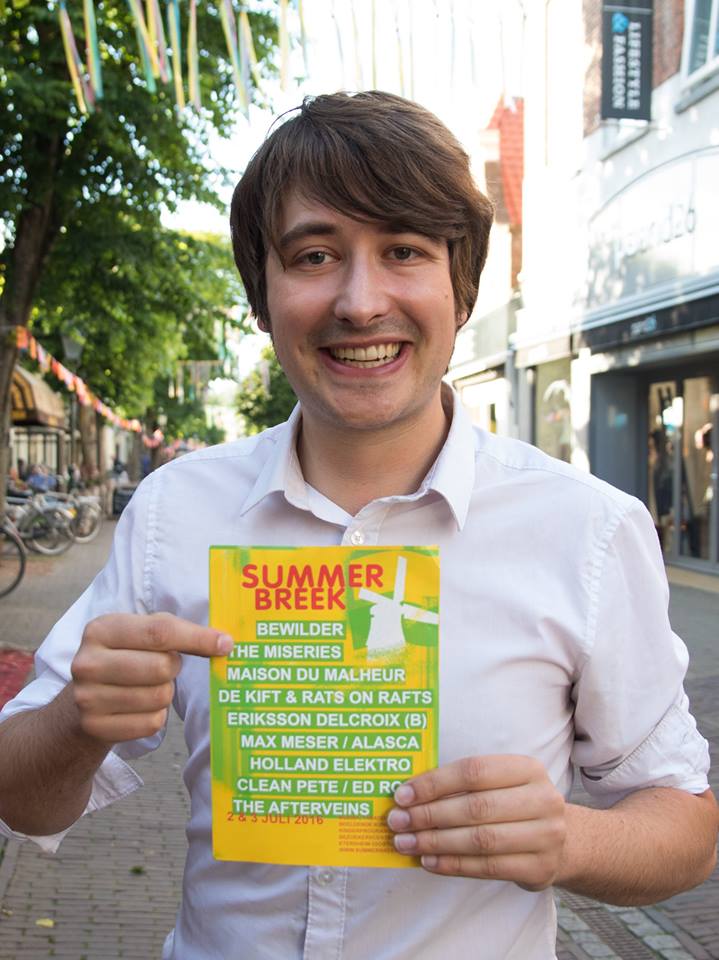 Geboekt: <a href="/yorickvannorden/">Yorick van Norden</a>. Aanstekelijke deunen; op het eerste gehoor vrolijk en zorgeloos, maar altijd gelaagd. summerbreek.nl/yorick-van-nor…