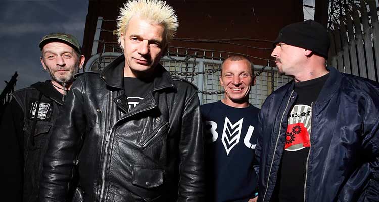 StrangerAttract's tweet photo. JUST ANNOUNCED: #GBH w/ @TheCasualties at @thehifiindy on Sunday, September 17th! Tickets on sale this Friday (5/19) at 10 am! @mokbpresents https://t.co/mai7aoHLZK