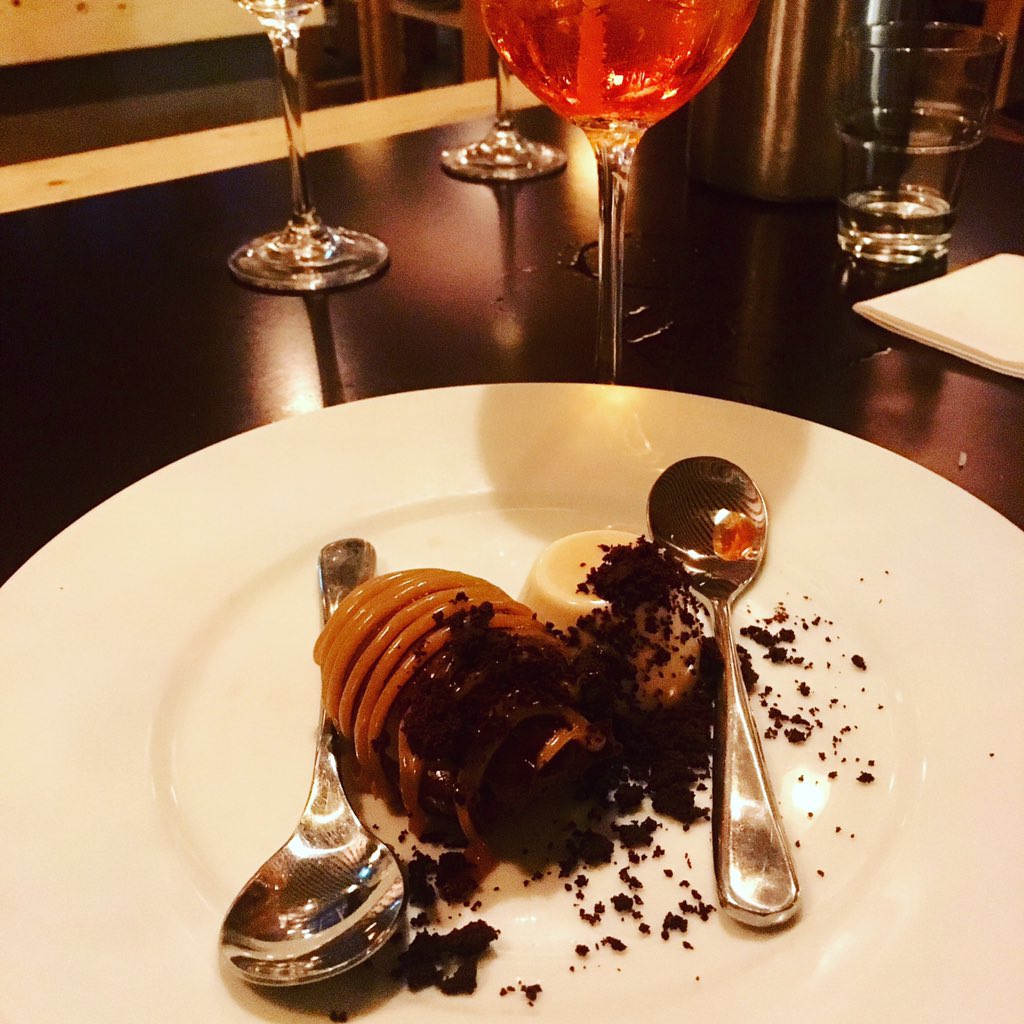 APeplerHR's tweet image. When you get treated to a free dessert by @pasta_loco 😍😍and prosecco, and limoncello. Best food I've had in forever!!