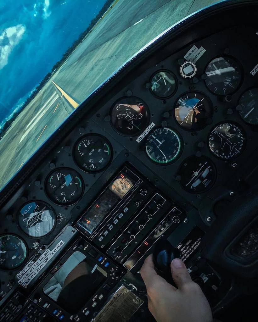 Chaluk_Official's tweet photo. Flying to @britishvirginis - follow my trip with #chaluk_bvi
#travelbruno#britishvirginislands#cnbctravel#livefolk… https://t.co/qlQ6JDPzB4 https://t.co/tCS8q06qYb