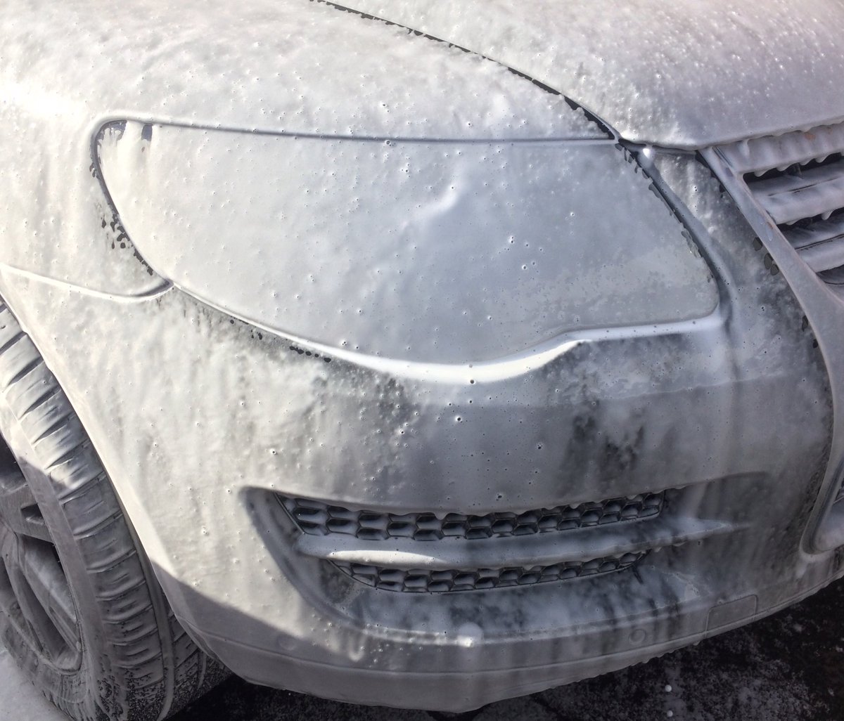 OrrellAutoDet's tweet image. Volkswagen Touareg receiving a #snowfoam treatment before an enhancement detail #detailing