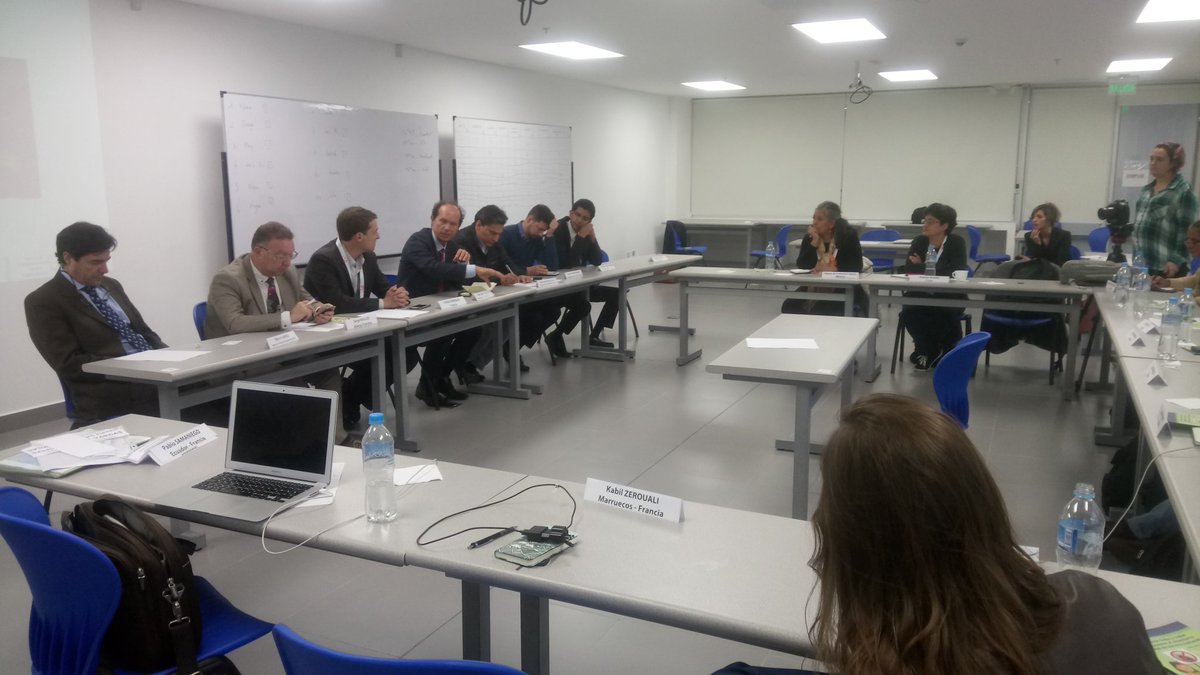 KabilZerouali's tweet photo. Día 2 encuentro científicos colaborando con el @ird_fr. Speed dating con tomadores de decisión. #CienciaYDesarrollo #IRDecv https://t.co/i4oNmk2Zm2