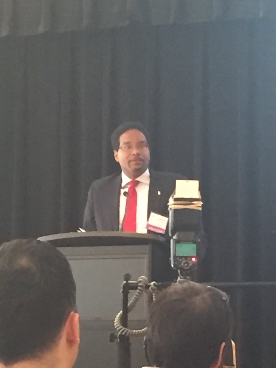 Dean Darryll Pines give acceptance speech after receiving Ethnic Minority Achievement Award for UMD faculty.