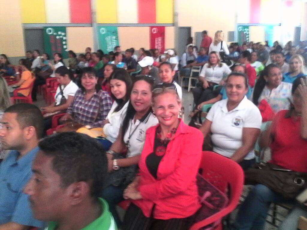 TelleYanett's tweet photo. En el marco de la participación Jornada para la discusión de los acuerdos de Convivencia en pro de  lograr la Paz  y la Constituyente. https://t.co/5kcw5bGzh9