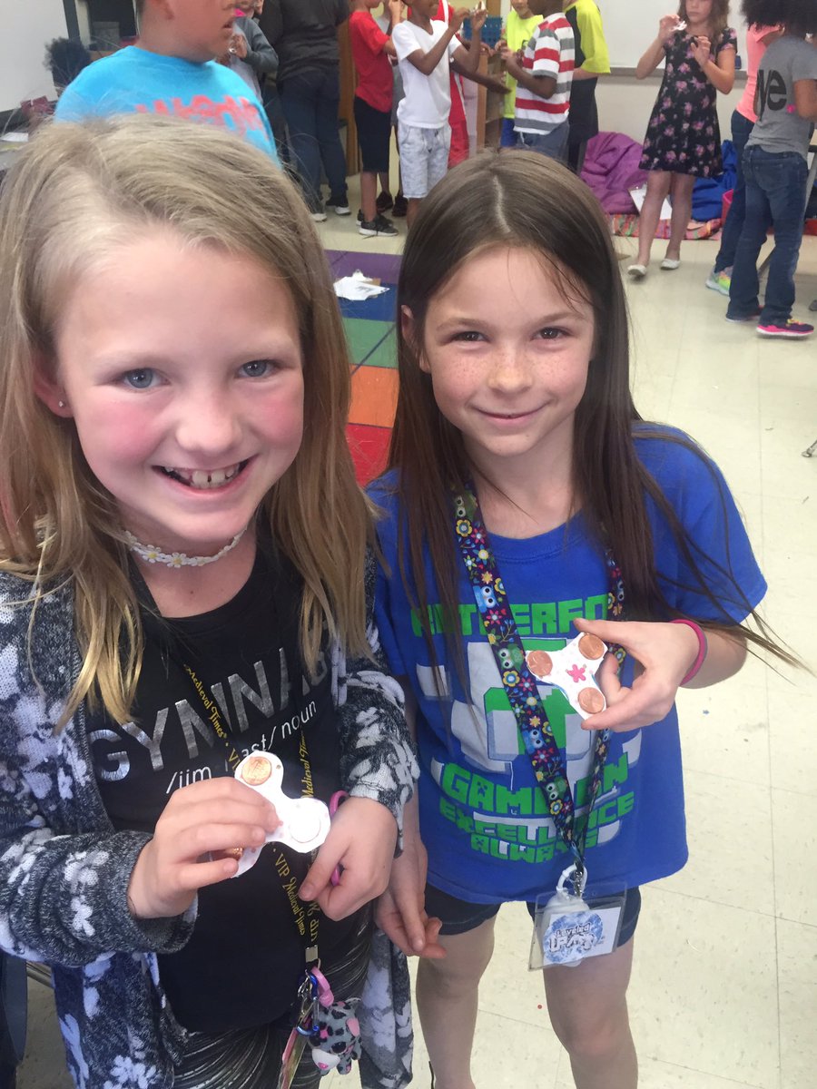 emlygldn's tweet photo. We had so much fun making our DIY fidget spinners!! Now we are ready to finish our STEM Lesson tomorrow! #ruthes #coteaching @KTambourine https://t.co/9iTcQArV9O