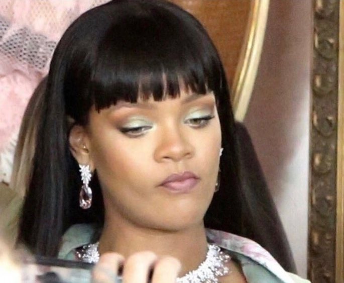 Rih_reaction's tweet photo. *wears ripped jeans*

Adult: " I think you need new jeans yours are ripped" 

Me: https://t.co/M5b9pj93KO