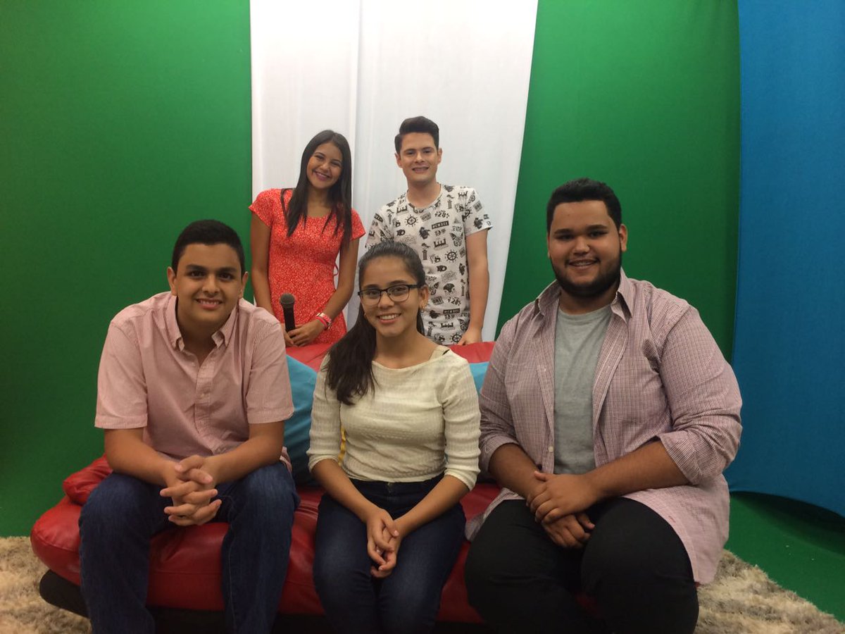 VOSTV's tweet photo. 😍😍😍 Te enseñaremos como preparar tu portafolio digital a la hora de ir a solicitar empleo, sintoniza el #ClubDel14 😍😍😍 https://t.co/MNdSF2pEKS