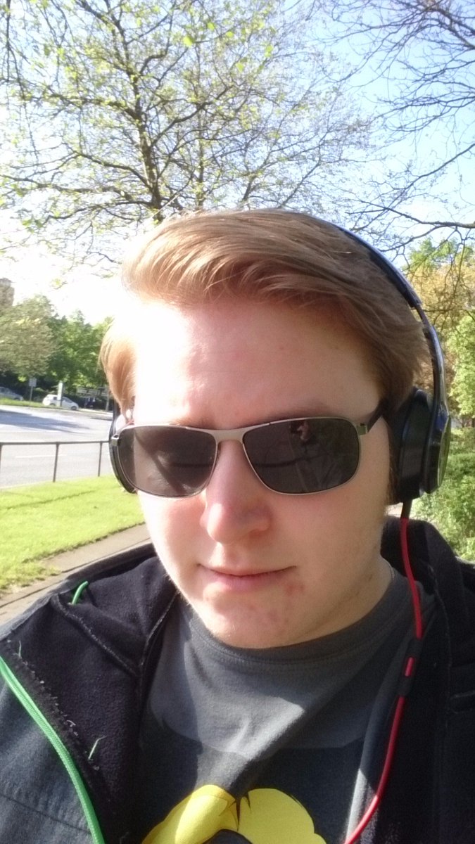 Crazyswayze1337's tweet photo. Danke für die Motivation @onlinegott und @felgenralle! Heute anstatt mit dem Bus zu Fuß nach Hause gegangen. #beatyesterdayXl https://t.co/iPquGDdh5b