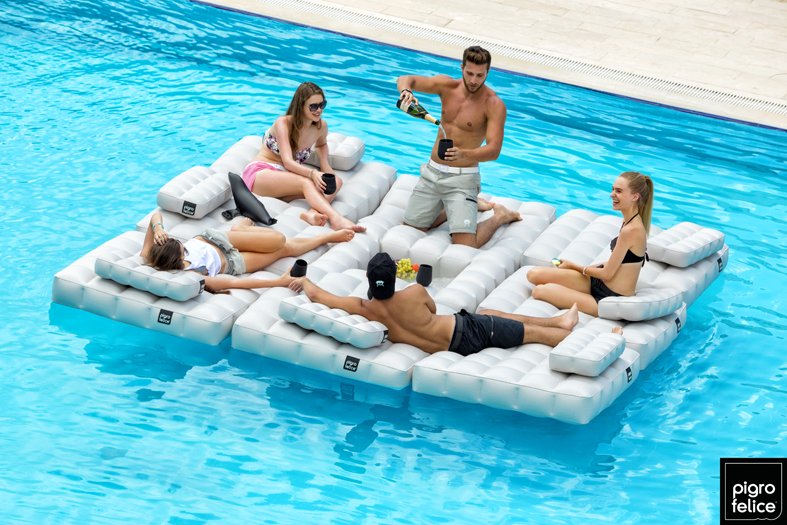 PigroFelice's tweet photo. Be #different this #summer with  #premuim #inflatables that are #modular and #3in1. #outdoorfurniture that turns into #poolfloats.#hammocks https://t.co/OH4HkFHy1b