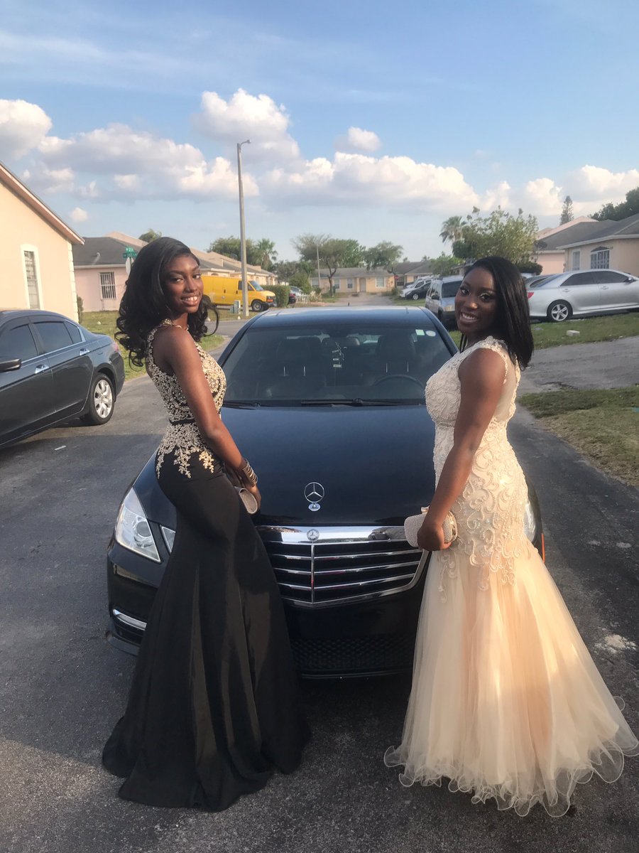 its__nesssh's tweet photo. Gotta keep it up 💖😈#Miramarprom2k17 https://t.co/GnLeNX2Qh0