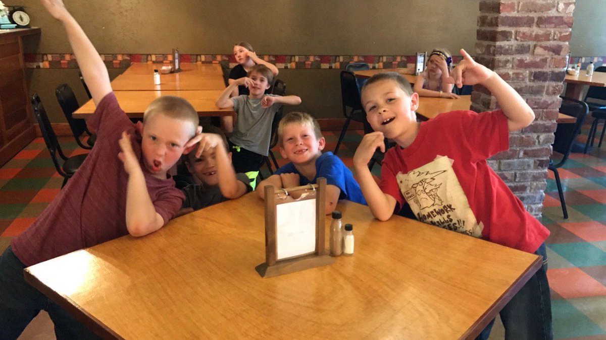 KC1stJungle's tweet photo. More pics of our ice cream run. Waiting patiently! #KatEdChat https://t.co/MOk9neYRbh