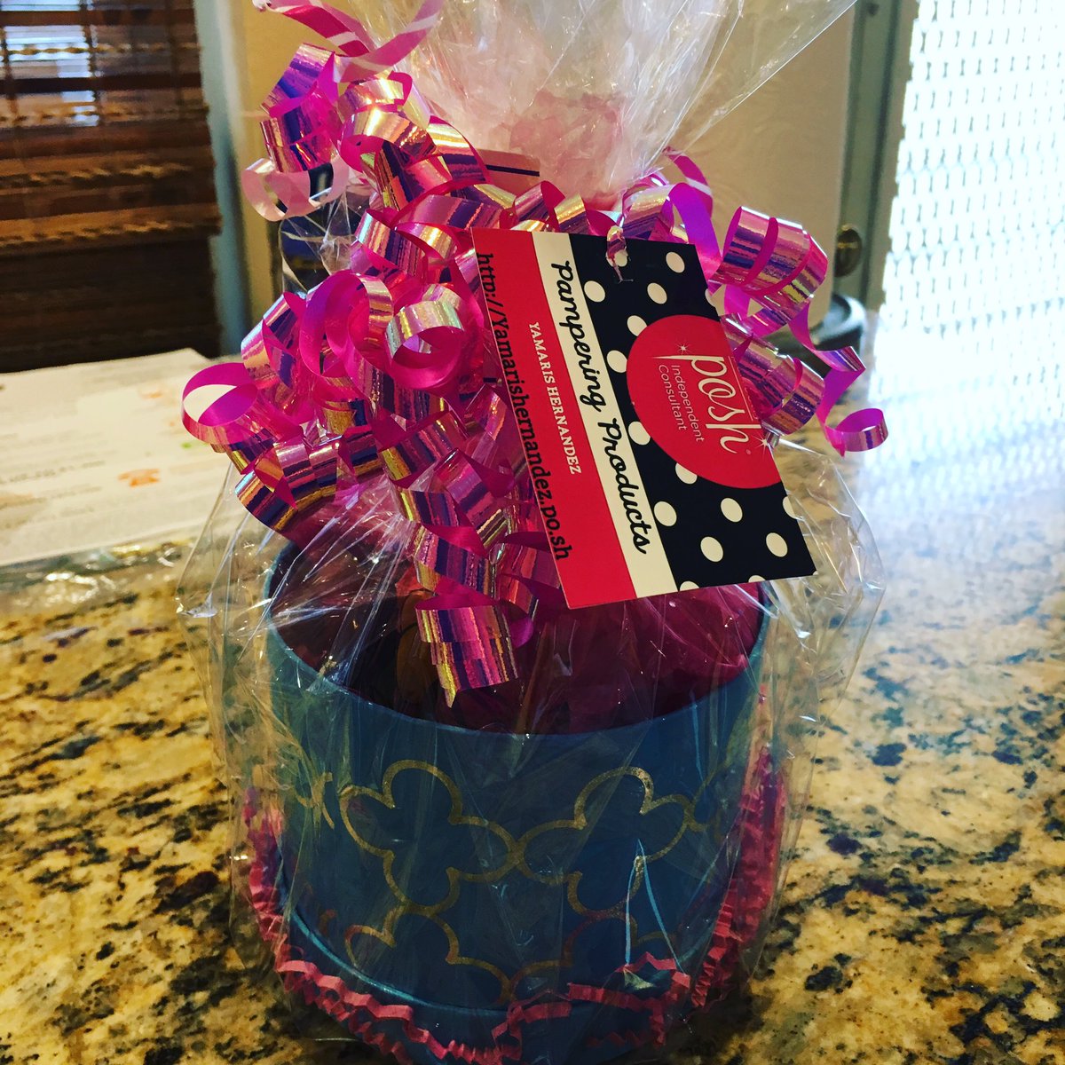 PerfectPoshgirl's tweet photo. Who wants this FREE POSH?! Be my #Facebook virtual hostess and get #FREEPOSH from me for letting me pamper you and your FB friends! Inbox me https://t.co/3Oczn5aqAc