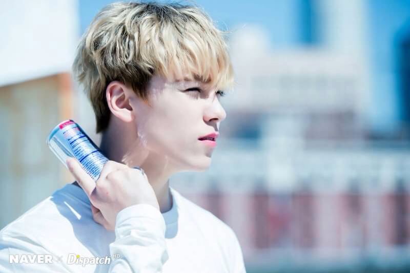MakoAram's tweet photo. Vernon el hombre que digievoluciona más bueno cada comeback https://t.co/BfWco6Fkap