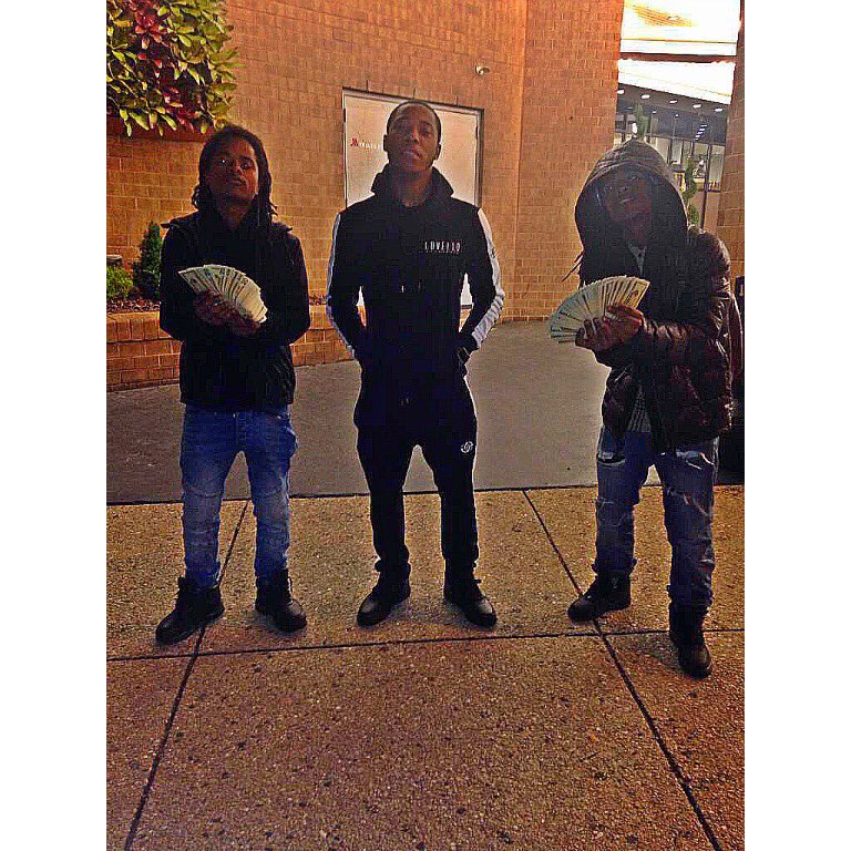 Trapgang_Dnell's tweet photo. #TGE #DC #Allisonent #2Tymez #3rdDat #MMG @ChinoMmg @dmoneytge https://t.co/UVMCBmQcJD