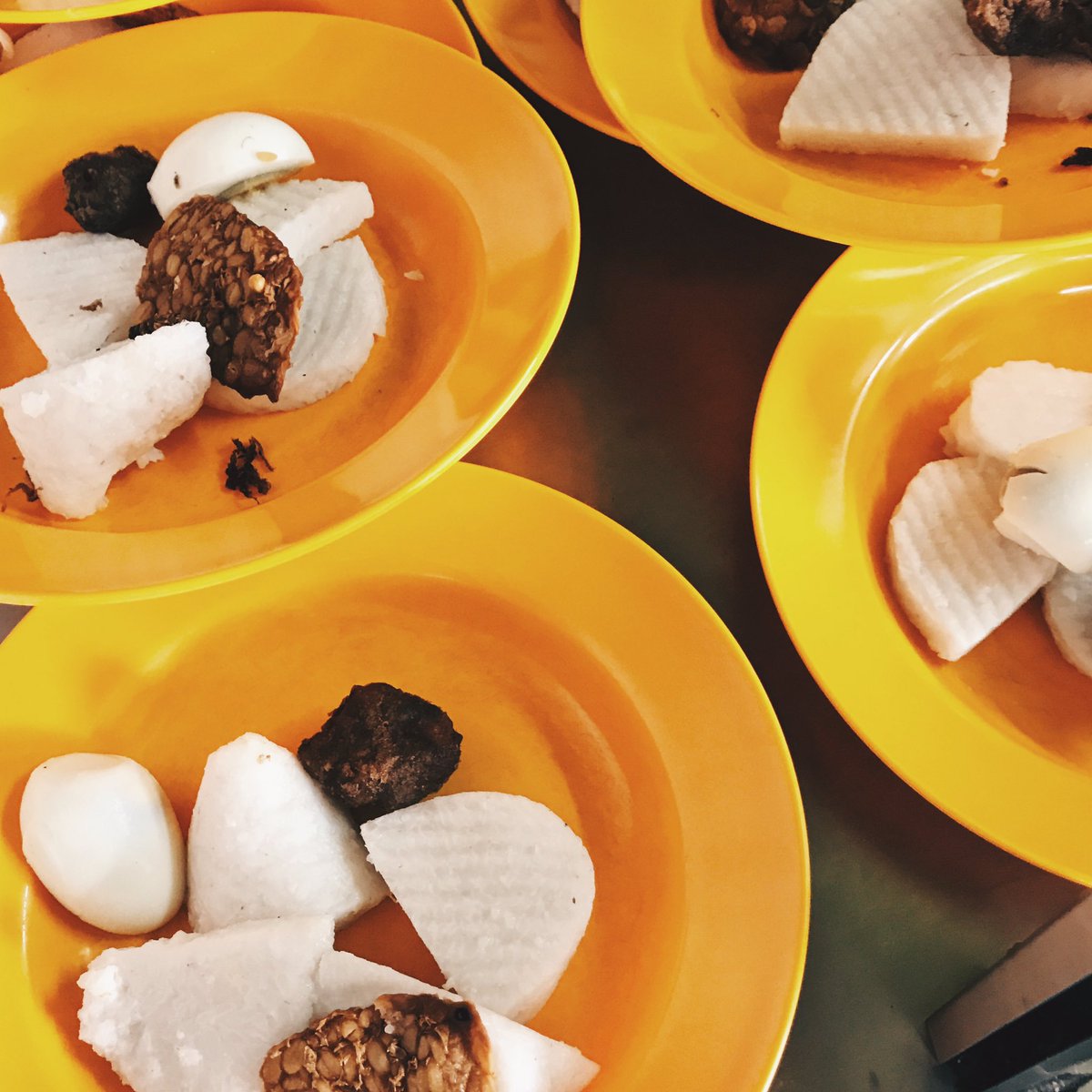 gayatravel's tweet photo. @TourismSelangor @etwselangor @SelangorGov @Visondata_MY @backpackingMY @KakiTravels_ @aliya_hotel #ETW5: The famous Lontong Klang (located nearby #PasarJawa) certainly one of the best reasons to #VisitKlang2017! #EatTravelWrite π https://t.co/6dYQqF9Eoj