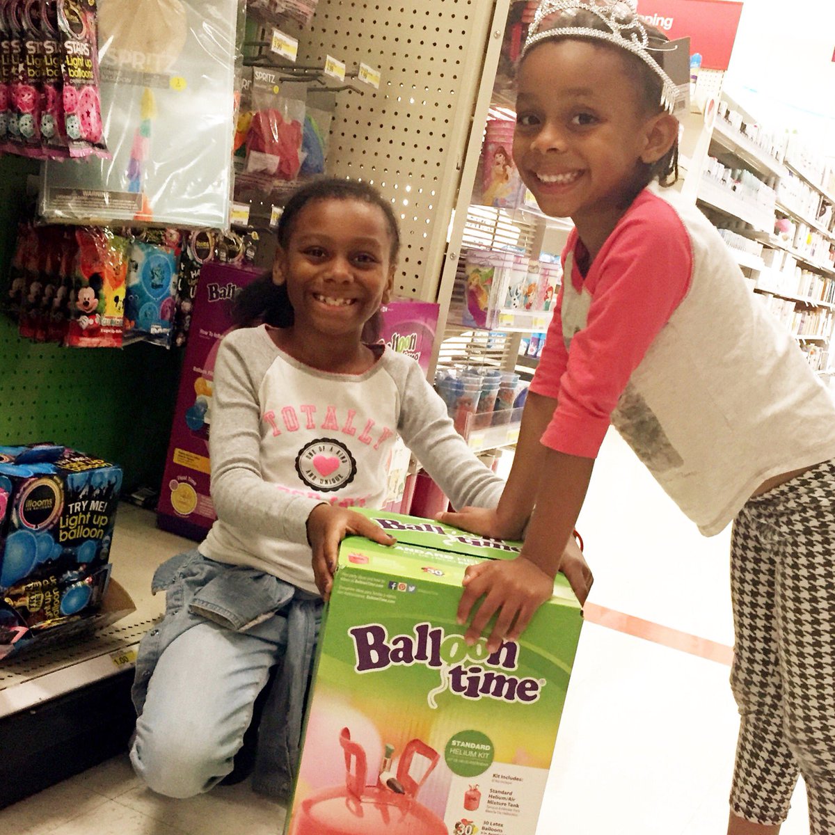 LovePeaceMommy's tweet photo. Birthdays, grads or just because π, @BalloonTime to the rescue! Save $2: https://t.co/Bqq4gFYgBp #SpringInFullBalloon #SocialSpotters #ad https://t.co/MAoc3Gv70I