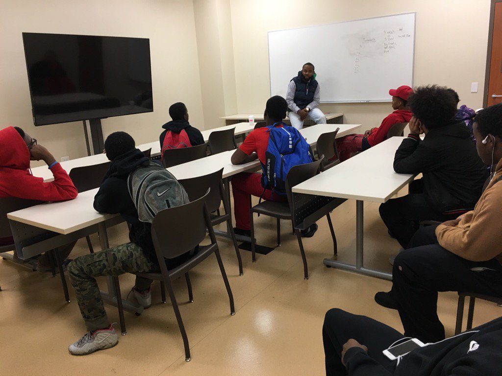johnnybchicago's tweet photo. Guest activist and community leader William Callaway coming to hang with with us and share his story! #JrNBACOYCHI https://t.co/7BVOG5GhEL