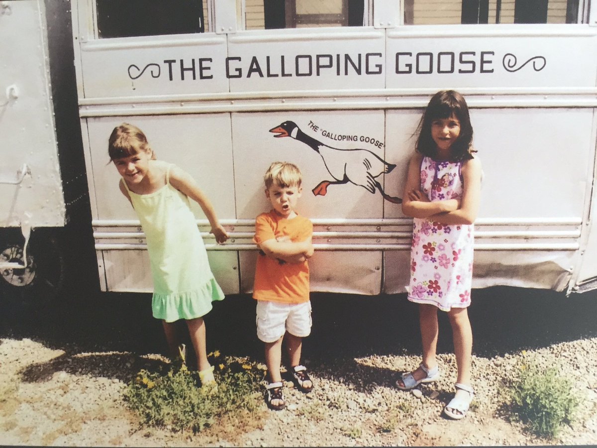 janicerempe's tweet photo. Happy 19th Birthday 💗@alrempe @StephRempe https://t.co/CcA3wvRH6v