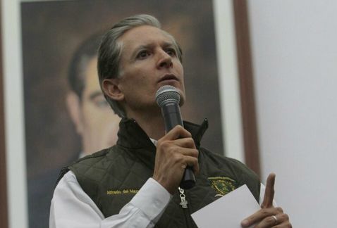 Milenio's tweet photo. Denuncian desvío de 4 mil mdp a campaña de Alfredo Del Mazo https://t.co/JzMDmvJIj3 #Edomex https://t.co/pMcIaZTQi7