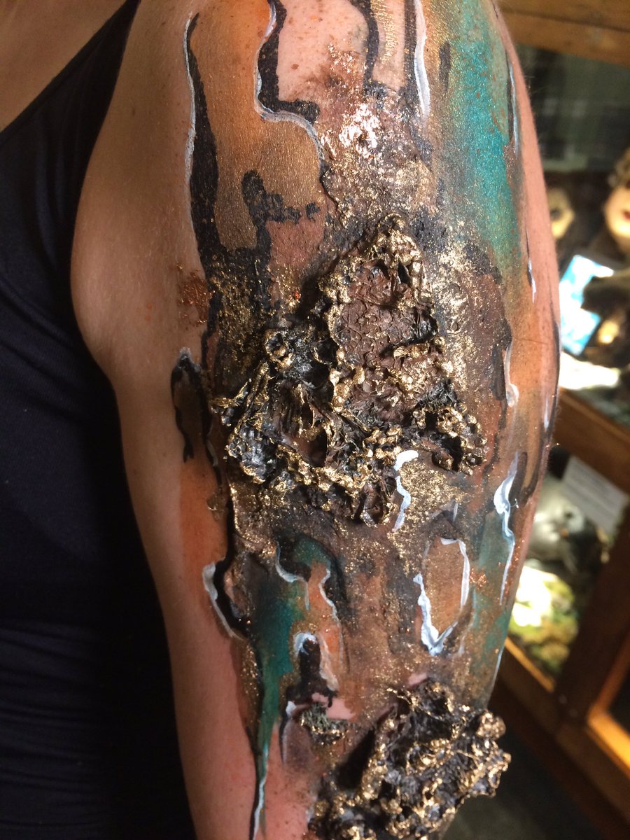 rebe_nz's tweet photo. Tonight on @SevenSharp @bodies_of_art is transforming the ordinary into the extraordinary and challenging the stereotypes of body art https://t.co/nYvocfX0W3