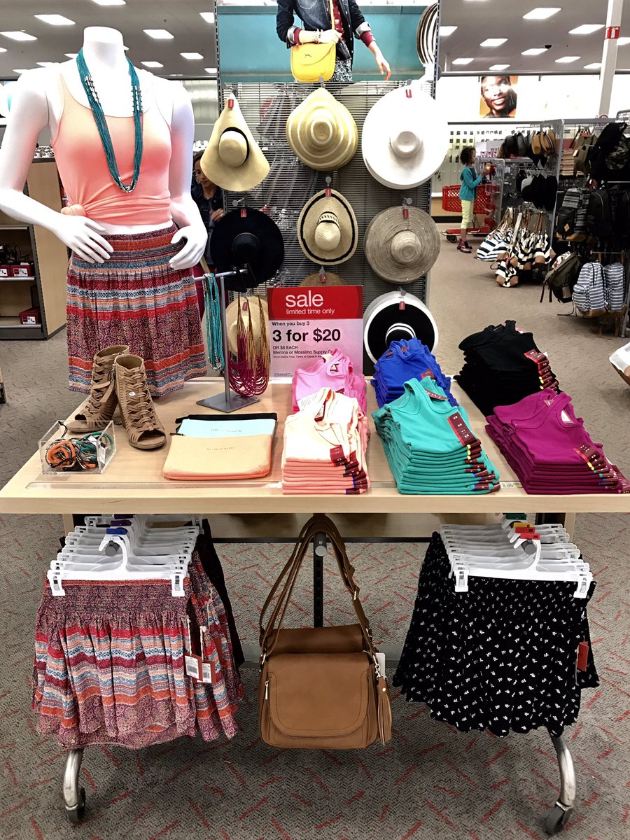 ChrisRocksTGT's tweet photo. Bye bye gondola, helllo cute display table! 🙋🏼🛍 #T1324 #VMTLStyle #VMTL #Target #TargetStyle #DrivingSales #StyleTeam #BASICS #Summer2017 https://t.co/lMXjAFEZoM