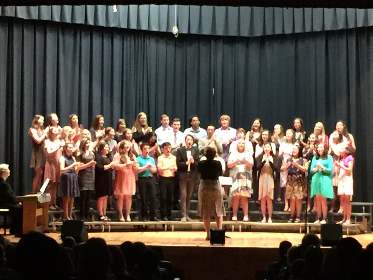 BoazHigh's tweet photo. BHS Show Choir Spring Concert! #BHSArts https://t.co/8czTWLskHN