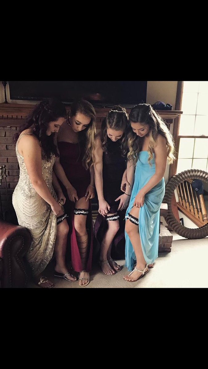 AlexaWicher's tweet photo. Happy birthday cass! ❤️💜 @cassieborrello https://t.co/SM2HOjKbvx