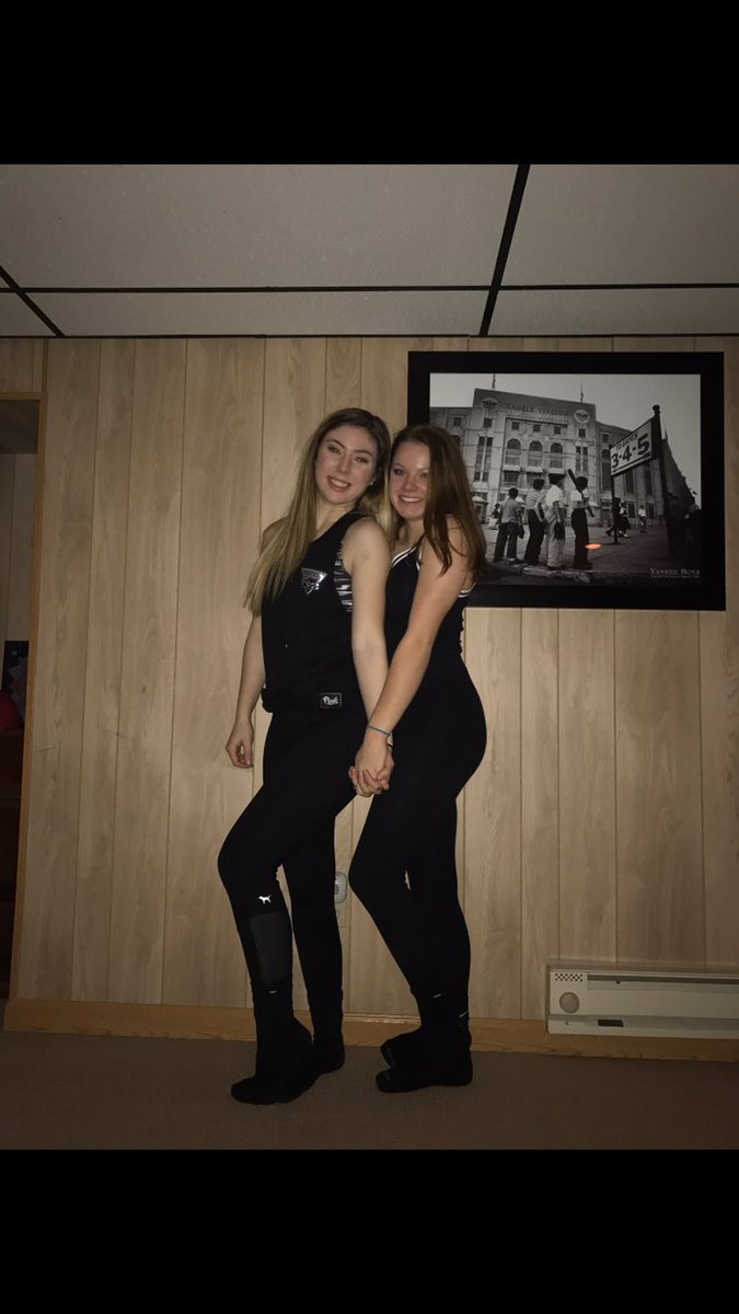 AlexaWicher's tweet photo. Happy birthday cass! ❤️💜 @cassieborrello https://t.co/SM2HOjKbvx