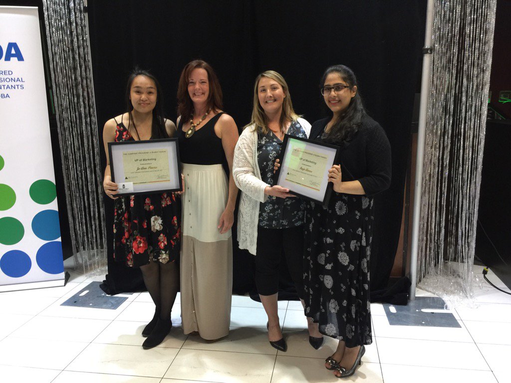 AnoMagnifico's tweet photo. @NmcDot @nmcLRSD @louis_riel_sd #joannepinera #bestmarketingaward @JAManitoba #JAdinner #congrats https://t.co/xg1QLW12dt