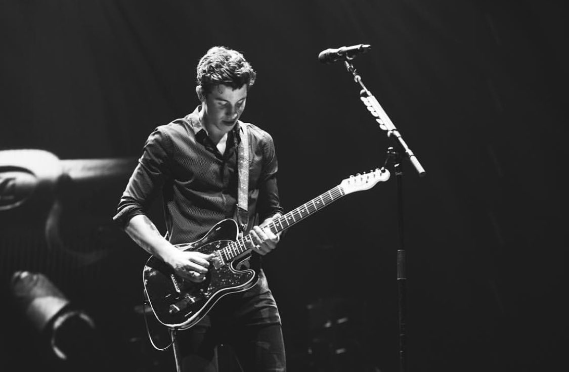 ShawnMendesBRA's tweet photo. Andrew via Instagram! #ShawnBBMAs https://t.co/CfsGg7dkYy
