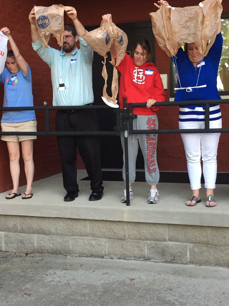 MrsPreston4th's tweet photo. Parachuting at TEAMS  #new engineering #wlcardpride https://t.co/vkLuAbxcPs