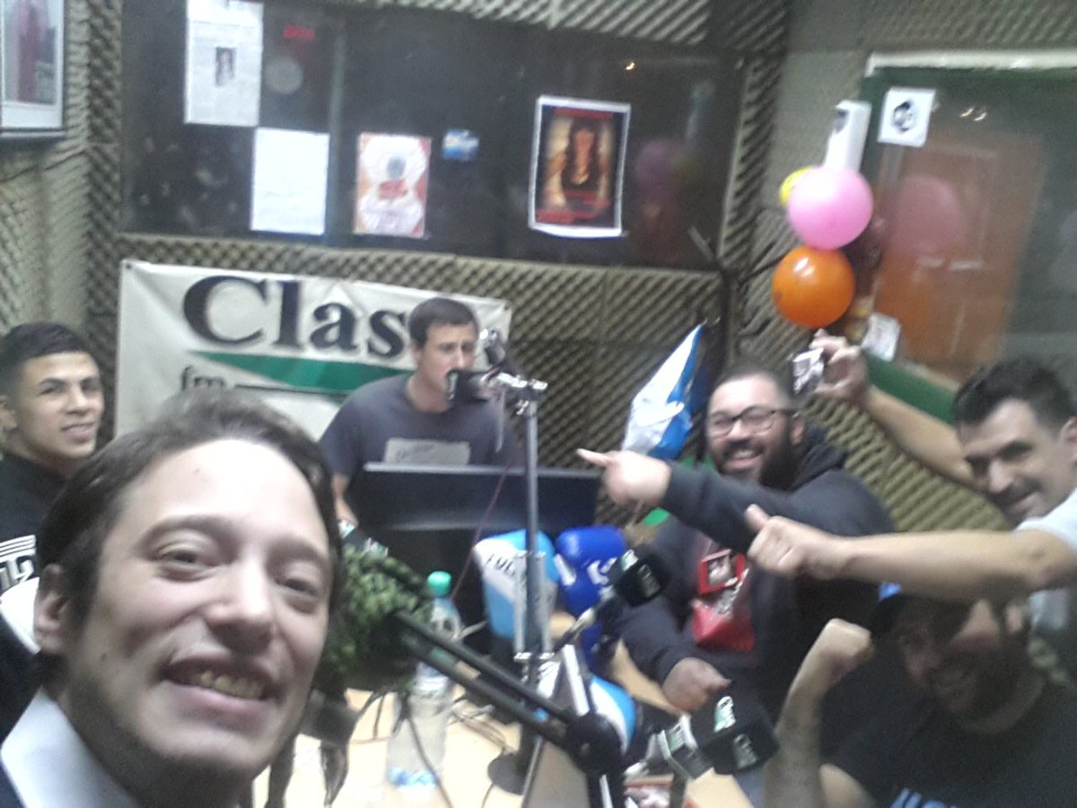 cercadelring's tweet photo. https://t.co/YQ455TdI8J Seguí #EnVivo el #Programa106 #CercaDelRing #CDREnVivo https://t.co/YQ455TdI8J https://t.co/dhLVXSH7VP