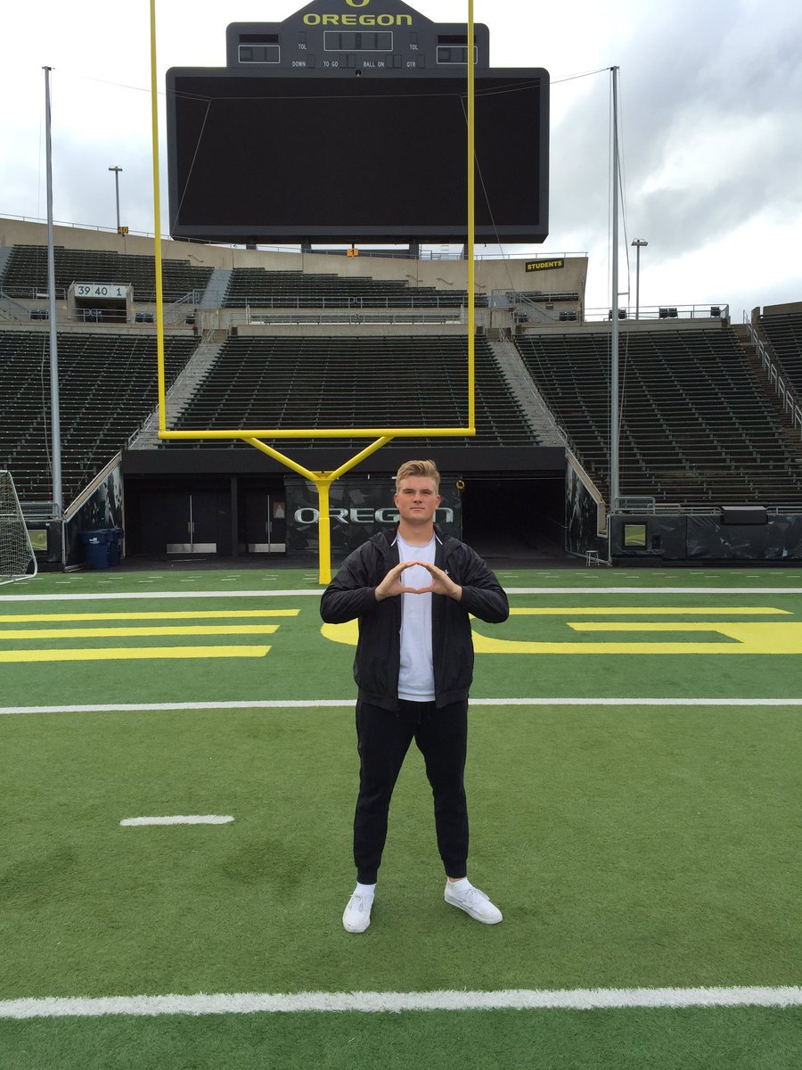 mcculley10's tweet photo. Duck Bread Crumbs-Q&amp;A w/Jake Peters @jakepetes10 TE San Margarita HS CA https://t.co/aJjTrQPiNO #DuckBreadCrumbs #BuckleUp #themOvement18 https://t.co/jKgTbB0sed