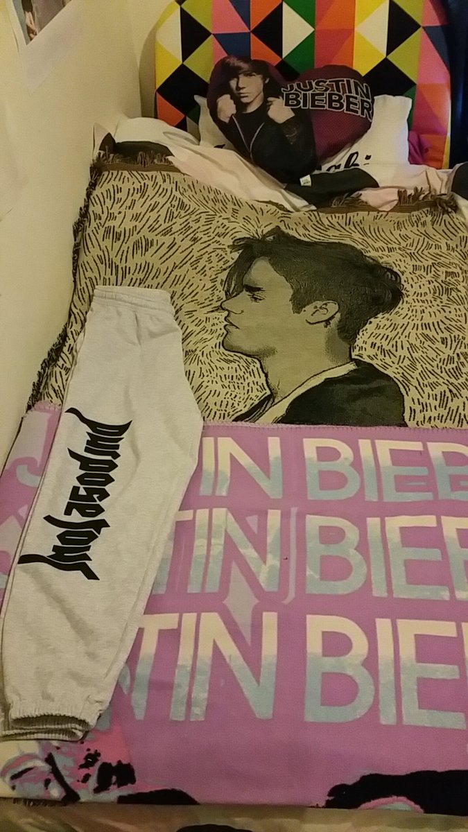 jessbiebs06's tweet photo. Purpose tour track suit pants😍 thanks fade street wear and kennedy💜🍹 https://t.co/CtP5xN5FEp