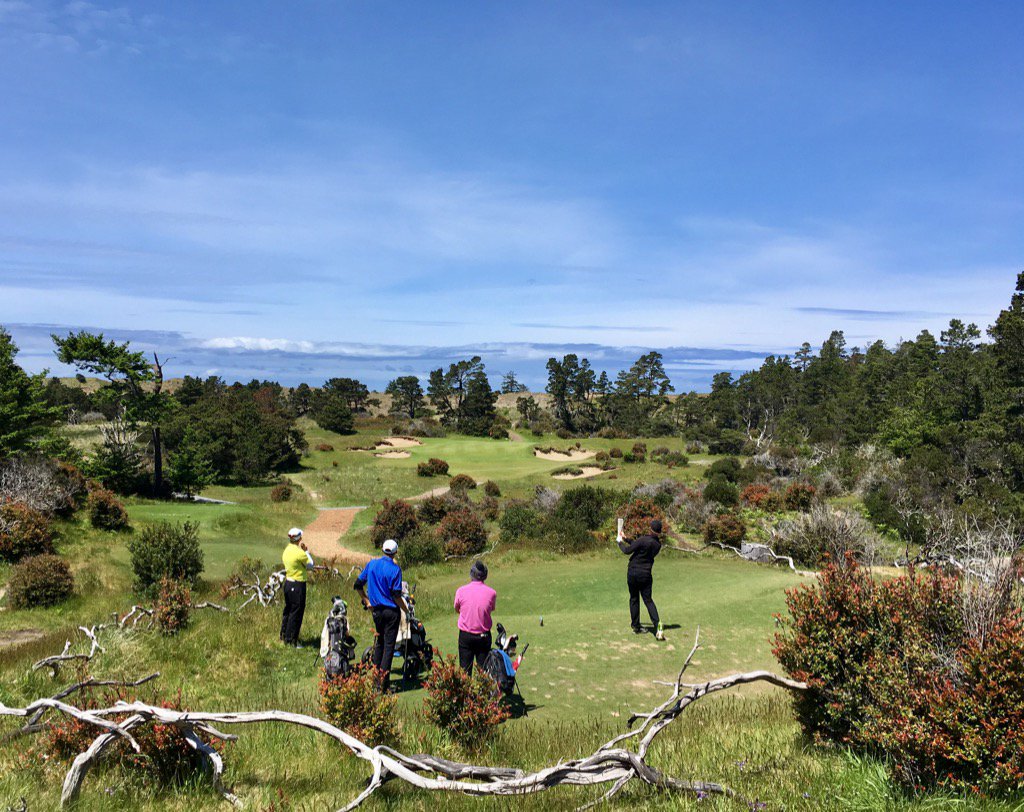drchrisbertram's tweet photo. @UFVCascades @zacholson95 shoots a final round 70 to finish t3 at @BandonDunesGolf.  A nice view here from 17 Trails. https://t.co/RR2F290TG9