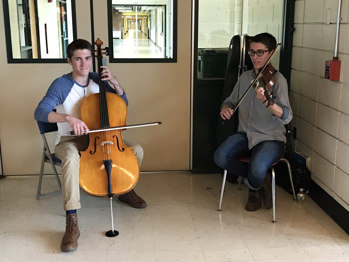 FineArtsHHS's tweet photo. #gonnamissthesetwo https://t.co/tMqmptNajd