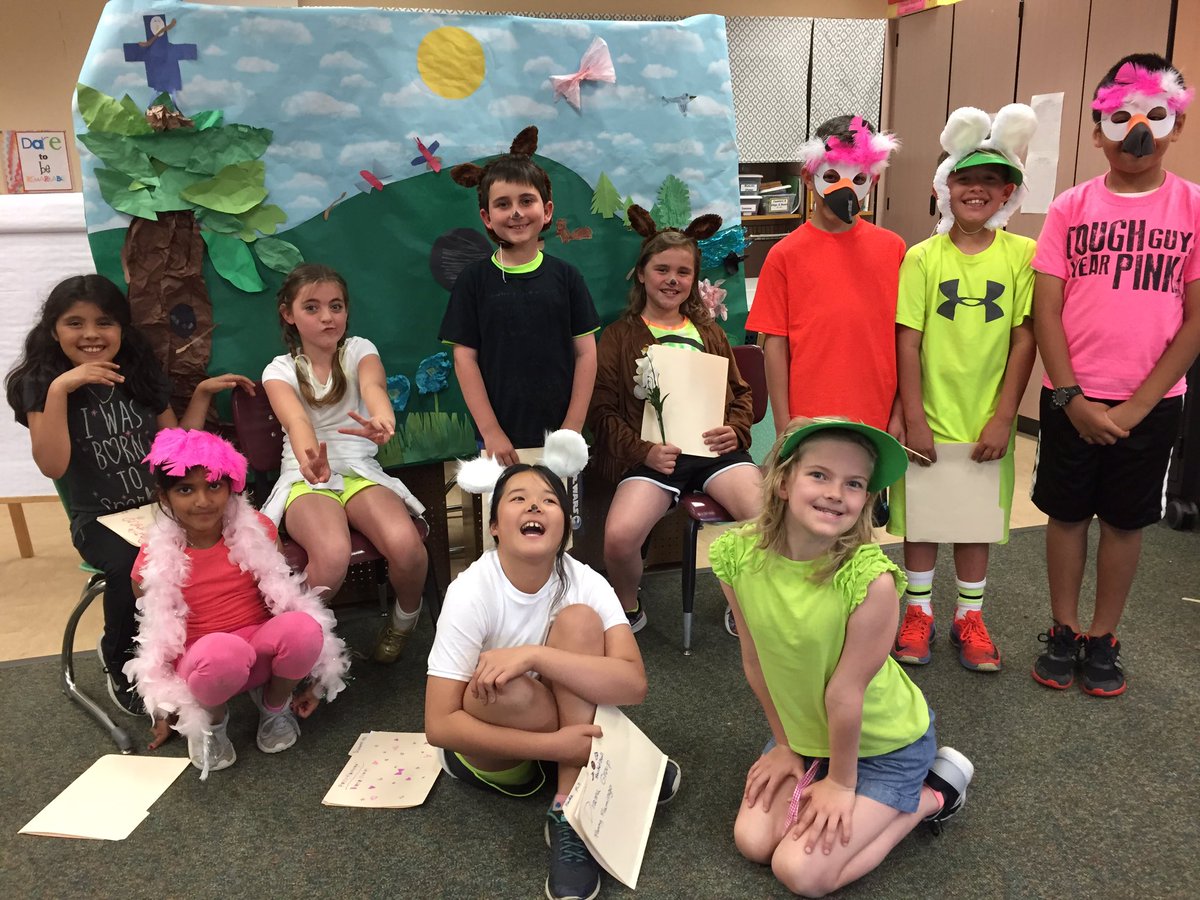 chapmanthinkers's tweet photo. Gr 3 sts perform Readers Theater for Gr Kdg/Gr 1 friends. Flamingos, polar bears and talking cactus plants, oh my! https://t.co/USj5UiyBXp