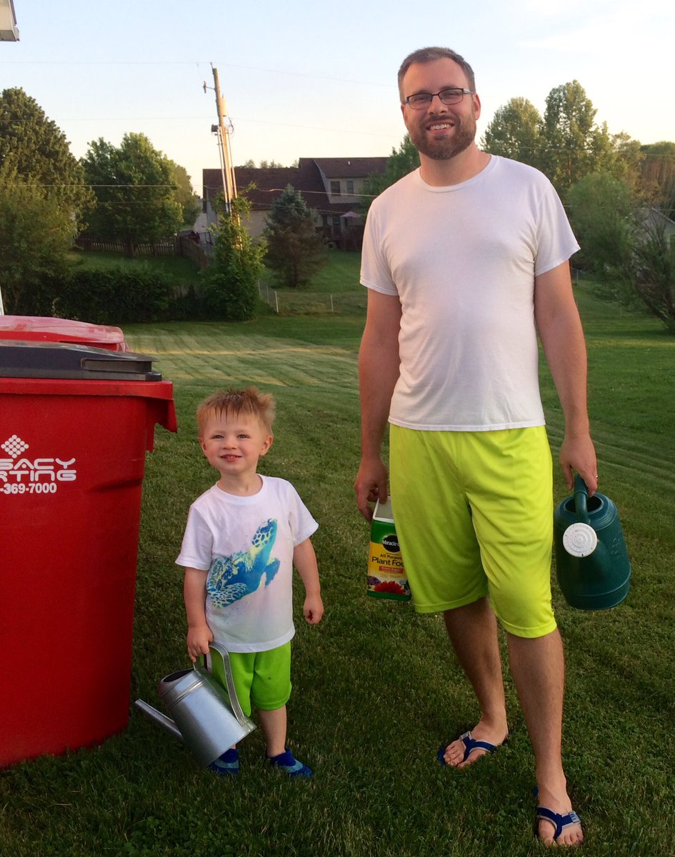 HeyMrBaker's tweet image. He'll be in charge of the garden by the end of the season. #GrowingUp #ItsGroTime