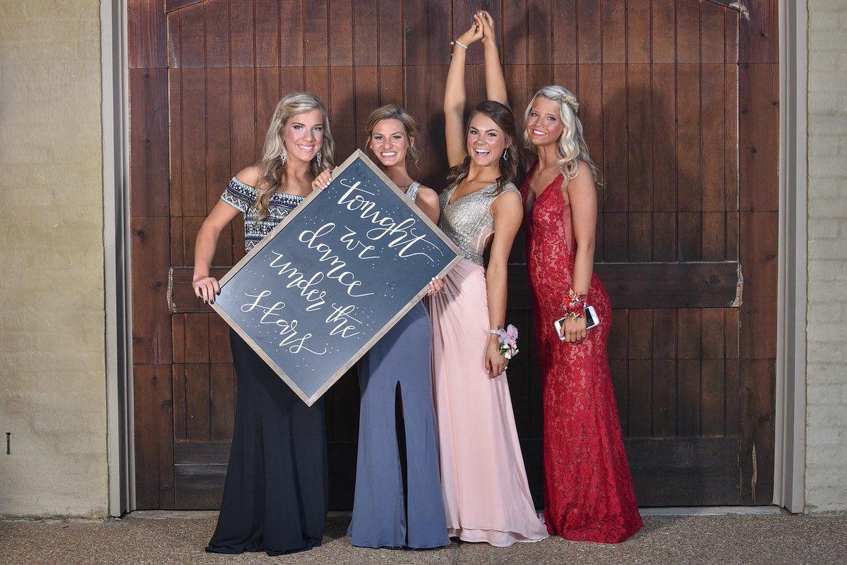 macyashmore's tweet photo. My 🌍&amp;❤️ #sisters https://t.co/xQ4gpH5eNp
