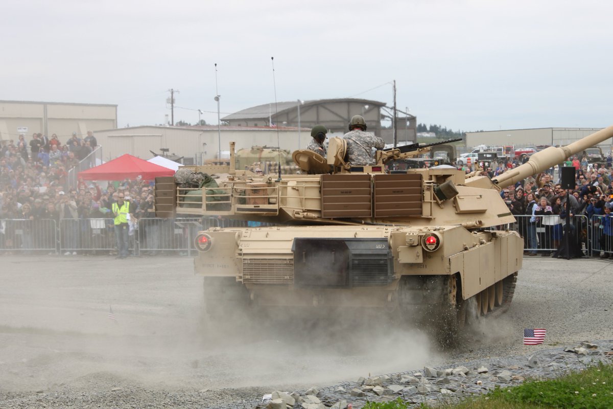 Flying Heritage & Combat Armor Museum tweet media