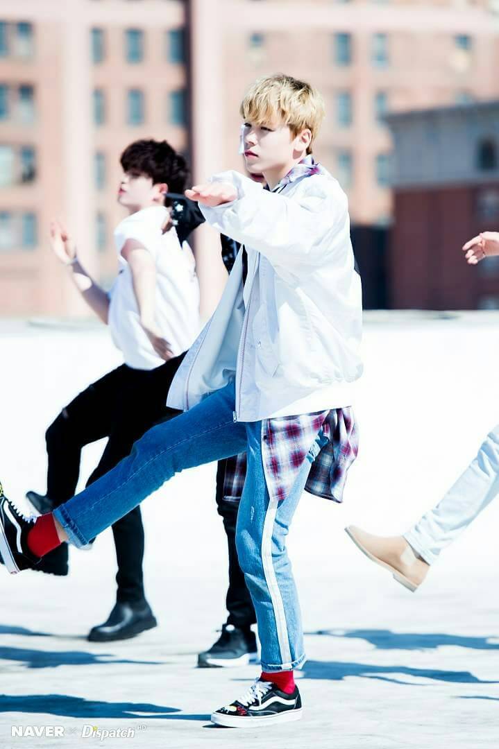 SVTGlobal's tweet photo. [PICT] 170516 Seventeen MV Making Behind the Scene by Naver x Dispatch (Cr. Naver x Dispatch) https://t.co/bWbqHizSzL
