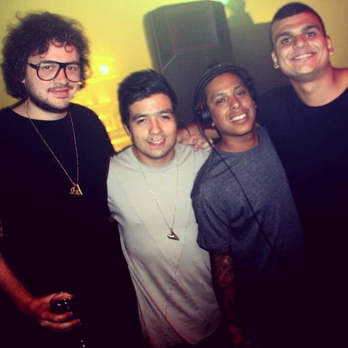 ElectronicaPma's tweet image. Vaya noche de viernes que pasamos en @labuatpanama con la fiesta +Friends. #party #friends #labuat #cascoviejo