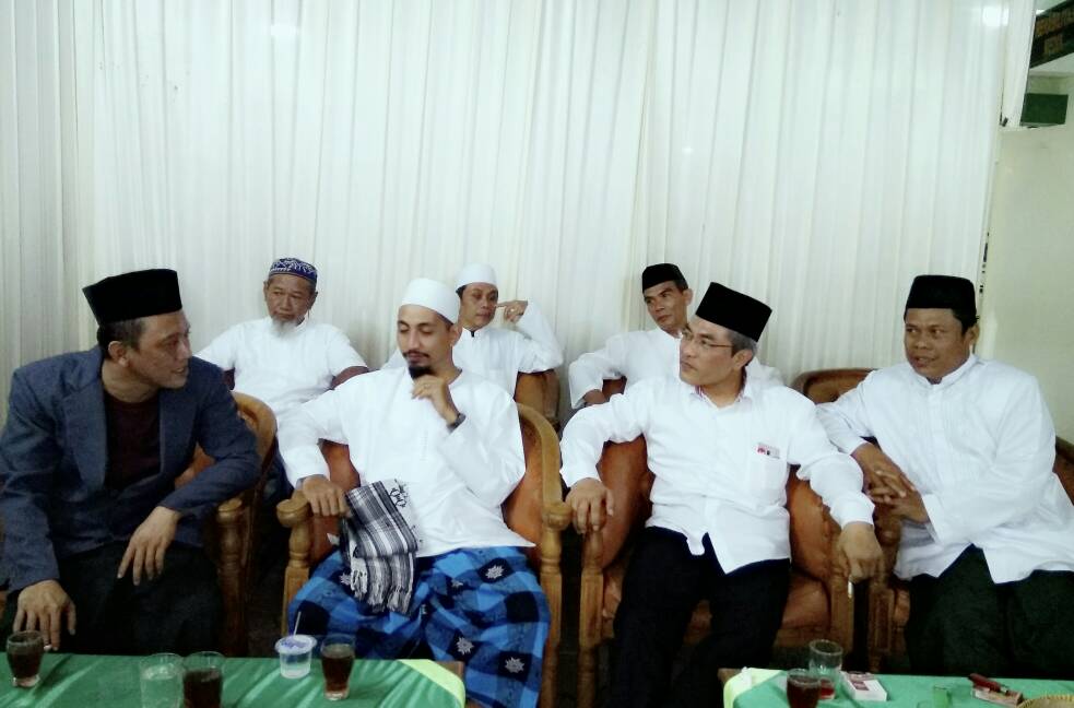 PKB1BANTUL's tweet photo. "RSUD PANEMBAHAN SENOPATI BERSHOLAWAT"
brsma Politikus PKB @tresnojati_1, Kapolres Btl, Wabup Btl serta tokoh lainya.
#PKBjaya #PKBbantul https://t.co/Xd65U3tFho
