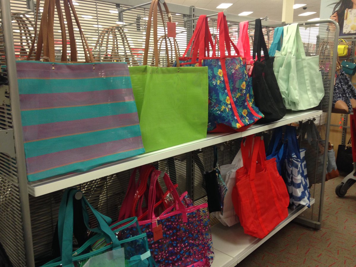 Ryan_AtTarget's tweet image. Using C9 Renovation shelving to elevate accessories. #t1069 #accessories