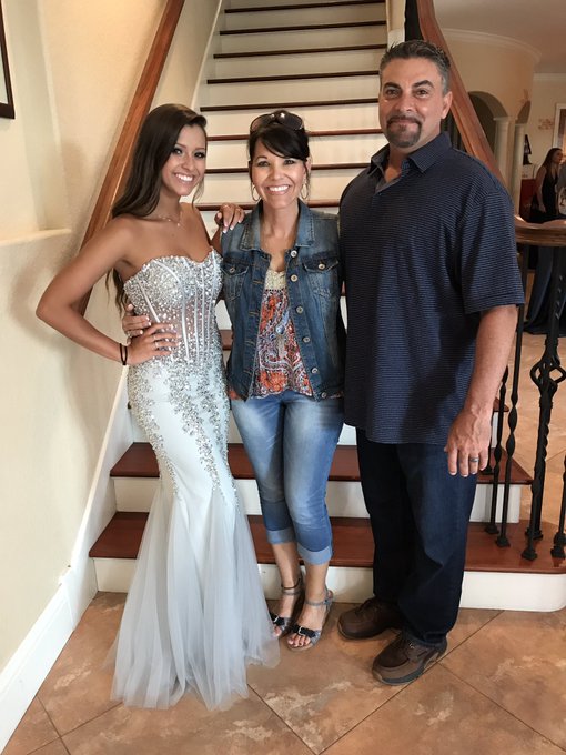 Senior Prom❤ https://t.co/P67EC8XXji