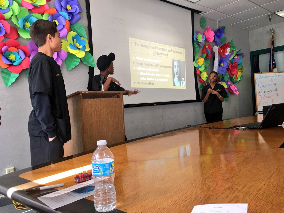 KDNicoTeens's tweet photo. Here are some pictures from earlier!
#SpreadingAwareness #NicoTeens #WorldNoTobaccoDay #KDMegaProject https://t.co/spExhgykvy
