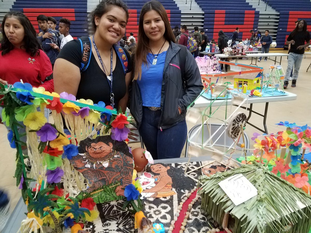 reams_michelle's tweet photo. So proud of our CHHS Geometry students. #CHHSgeotrio  @CHHSMathDept https://t.co/hc8tJDQ4W4